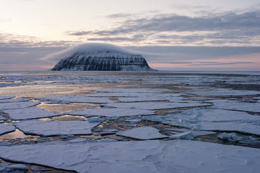 Svalbard seascape Svalbard,Arctic,seascape,winter,water,ice,sea,sea ice,sunset,clouds,ocean,mountain