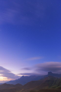 The Amphitheatre mountain range at sunrise - South Africa Lanscape,Morning,Sunrise,Mountains,Waking up,Sky,Early morning,Cloud formation,stars